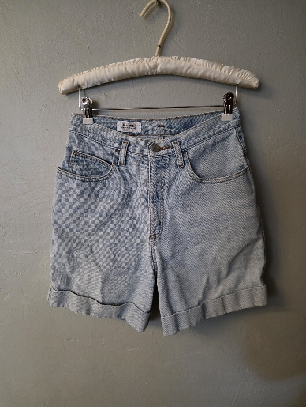 Vintage 1990s Sostanza High Rise Light Wash Blue Jean Shorts